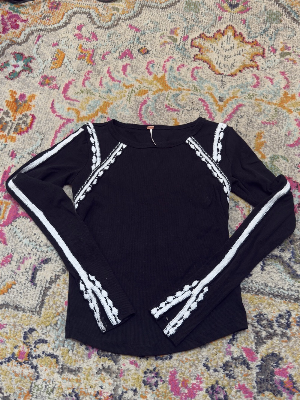 Free People Black Long-Sleeve Ribbed Top with White Trim Detailing size small - Picture 3 of 6
